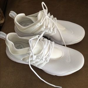 ALL WHITE NIKE PRESTOS - WORN ONCE